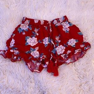 hollister flowy shorts!